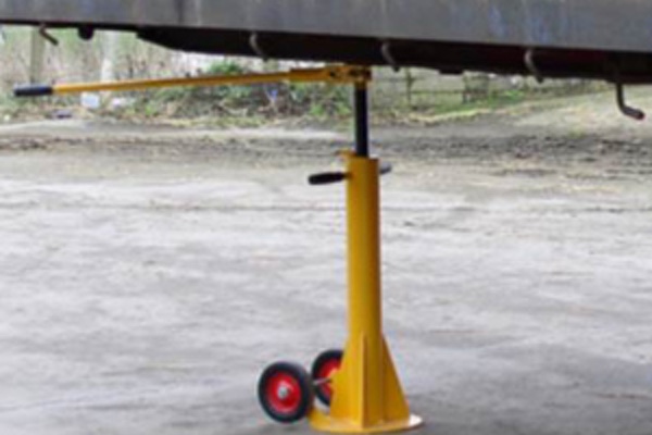 Blue Giant Ratchet Riser Trailer Stands